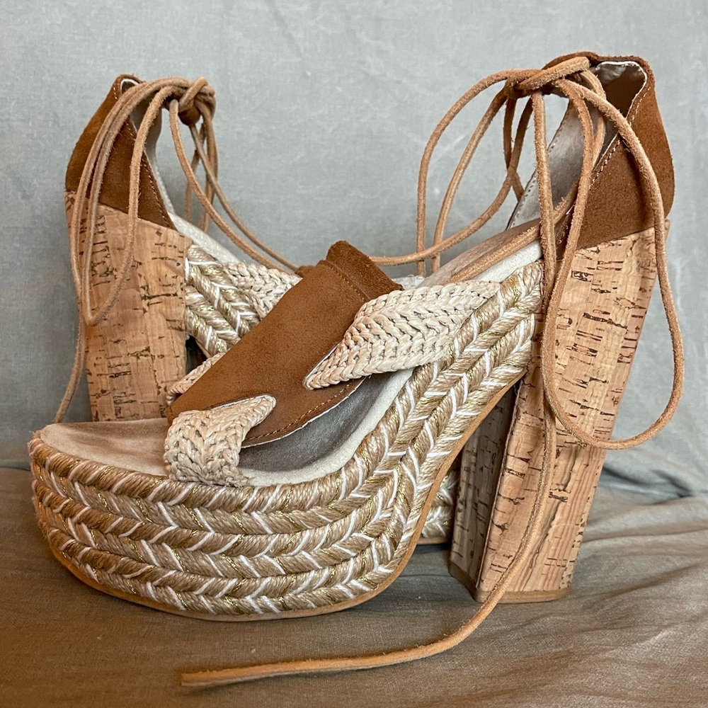 Free People 6” Heel Platform Chunky Heels EUC